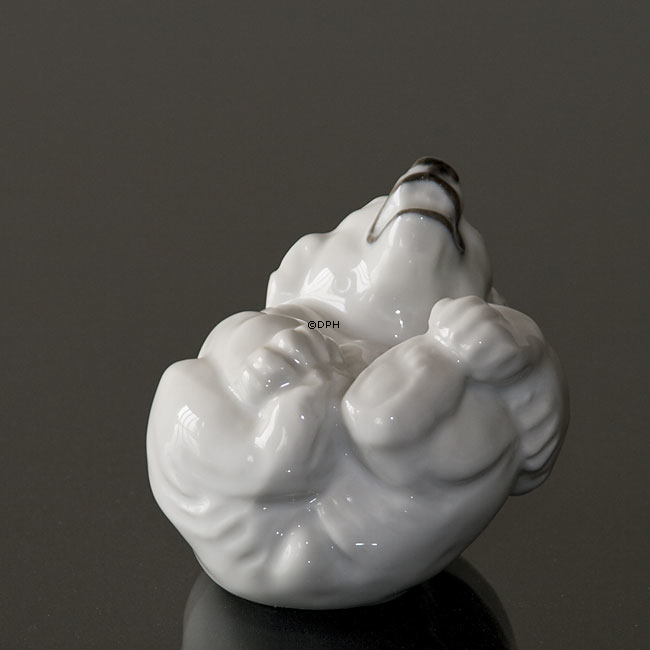 Hvid figur af isbjørneunge, Royal Copenhagen nr. 22745 eller 245