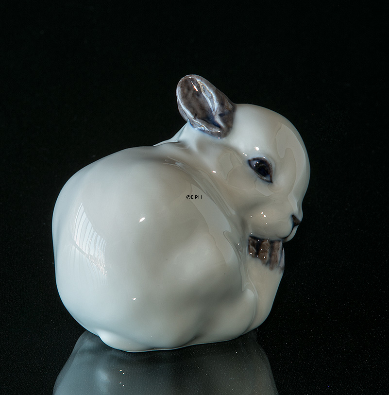 Hvid figur af kanin, Royal Copenhagen nr. 251