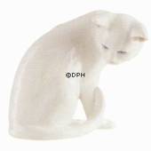 Siddende hvid kat, Royal Copenhagen figur