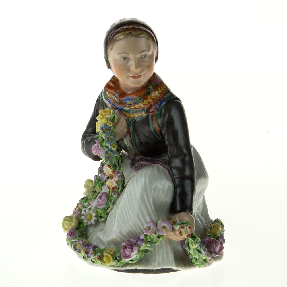 Amager Pige, Overglasur figur, Royal Copenhagen nr. 12412 eller 252