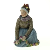 Fanø Mädchen mit Girlande, Royal Copenhagen Figur Nr. 12413 order 253