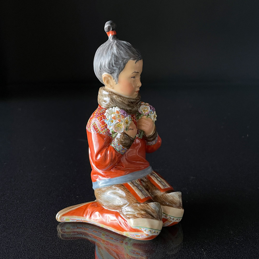 Grønlandsk pige, Overglasur figur, Royal Copenhagen nr. 12415 eller 254