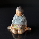 Grønlandsk dreng, Overglasur figur, Royal Copenhagen nr. 12419 eller 255