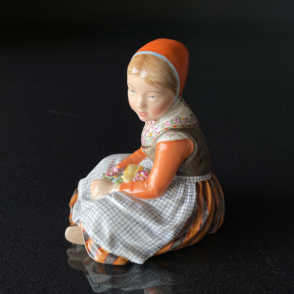 Pige fra Fyn, overglasur figur, Royal Copenhagen nr. 12420 eller 256