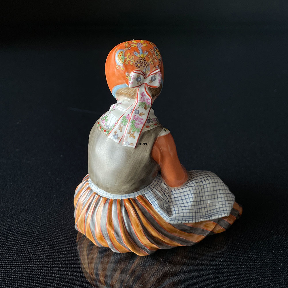 Pige fra Fyn, overglasur figur, Royal Copenhagen nr. 12420 eller 256
