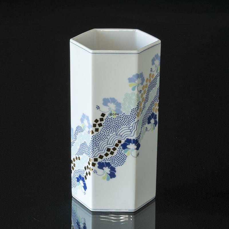 Vase 20cm, Hvid med blå blomster, Royal Copenhagen nr. 473