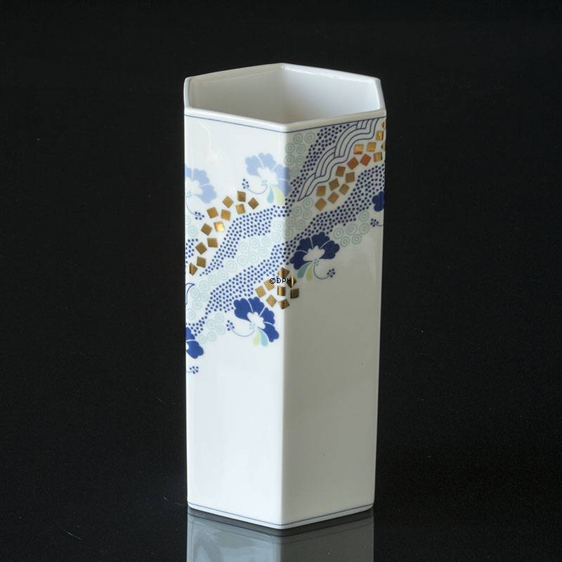 Vase 20cm, Hvid med blå blomster, Royal Copenhagen nr. 473