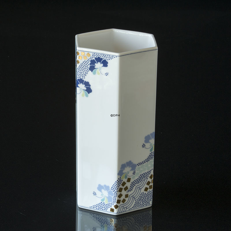 Vase 20cm, Hvid med blå blomster, Royal Copenhagen nr. 473