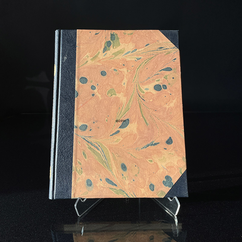 Rubust plattestativ, akryl, kan bruges både til at stå eller til at hænge store platter, fade mv, op