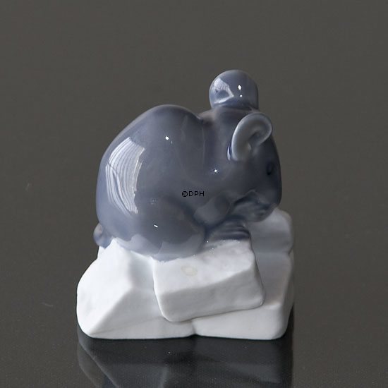 Mus på sukker, Royal Copenhagen figur nr. 510 eller 062