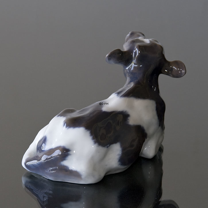 Kalv, Royal Copenhagen figur nr. 1072 eller 082