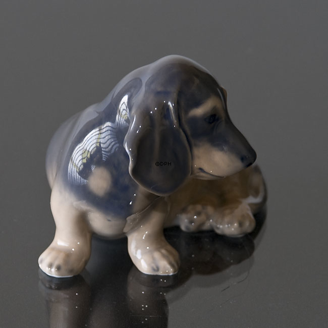 Gravhund, Royal Copenhagen hunde figur nr. 3140 eller 140