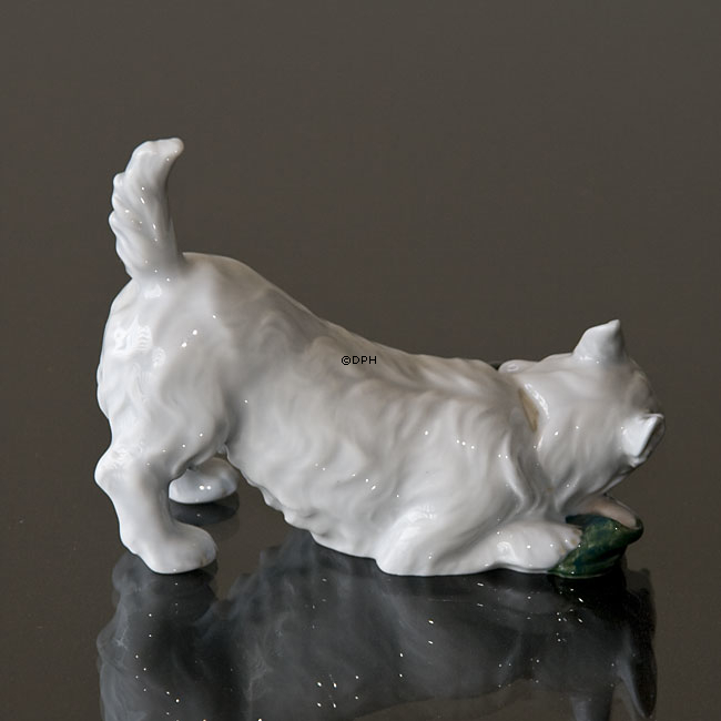 Hund med tøffel, Royal Copenhagen hunde figur nr. 3476 eller 145