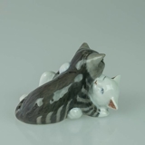 Zwei Kätzchen spielen, Royal Copenhagen Katze Figur Nr. 303