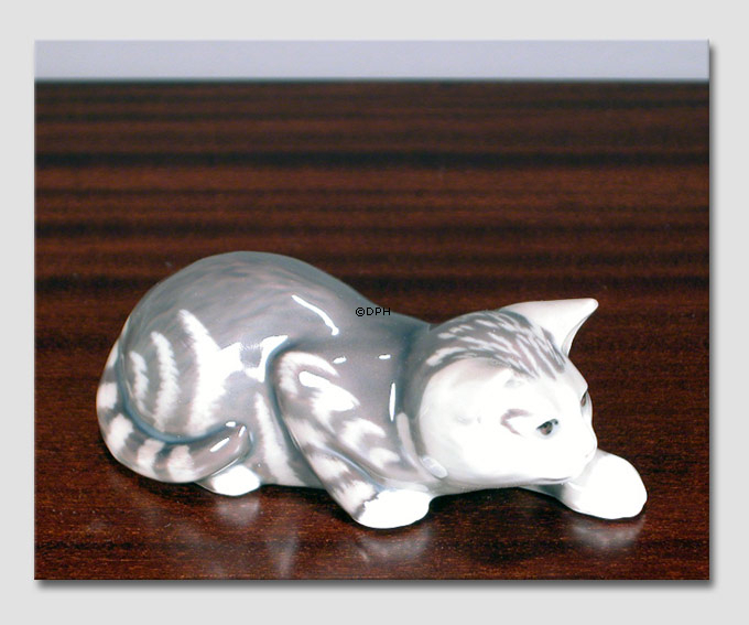 Snigende stribet kat, Royal Copenhagen figur nr. 306