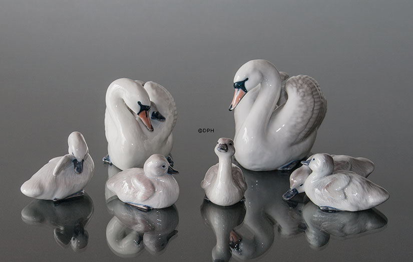 Svaneunge, Royal Copenhagen fuglefigur nr. 362