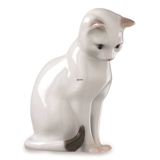 Weiße Katze schaut nach unten, Bing & Gröndahl Figur Nr. 2453 oder 499