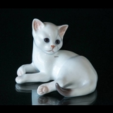 Weißes Kätzchen, liegend, Bing & Gröndahl Katze Figur Nr. 2504 oder 504