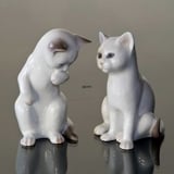 Weißes Kätzchen, sitzend, Royal Copenhagen Katzenfigur Nr. 505