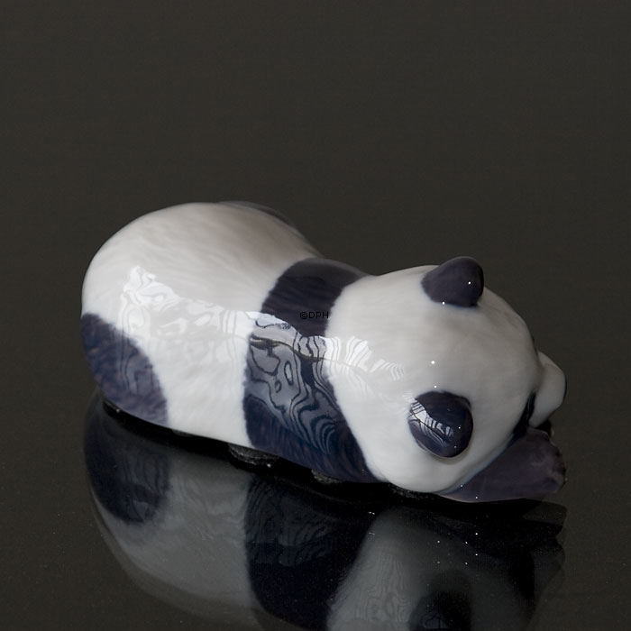 Sovende Panda, Royal Copenhagen figur nr. 665