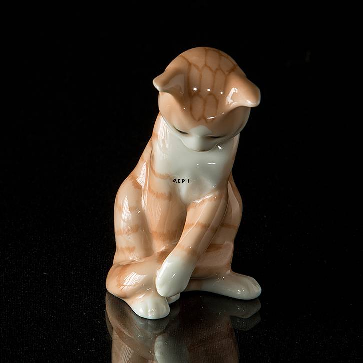 Kilroy, Kat, Royal Copenhagen figur nr. 677