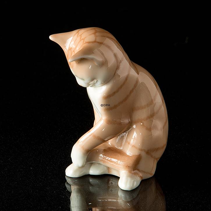 Kilroy, Kat, Royal Copenhagen figur nr. 677