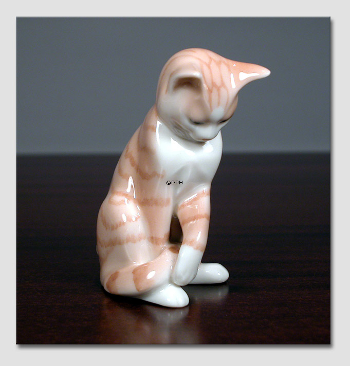 Kilroy, Kat, Royal Copenhagen figur nr. 677