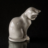 Princess Cat Looking at its tail, Royal Copenhagen figurine or 687