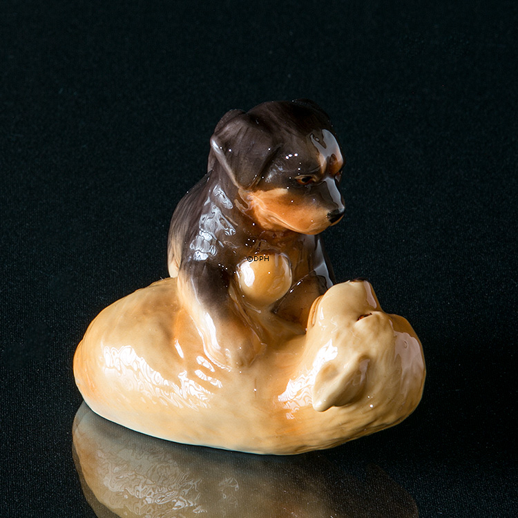Legende Rottweiler og Golden Retriever, Royal Copenhagen hunde figur nr. 746