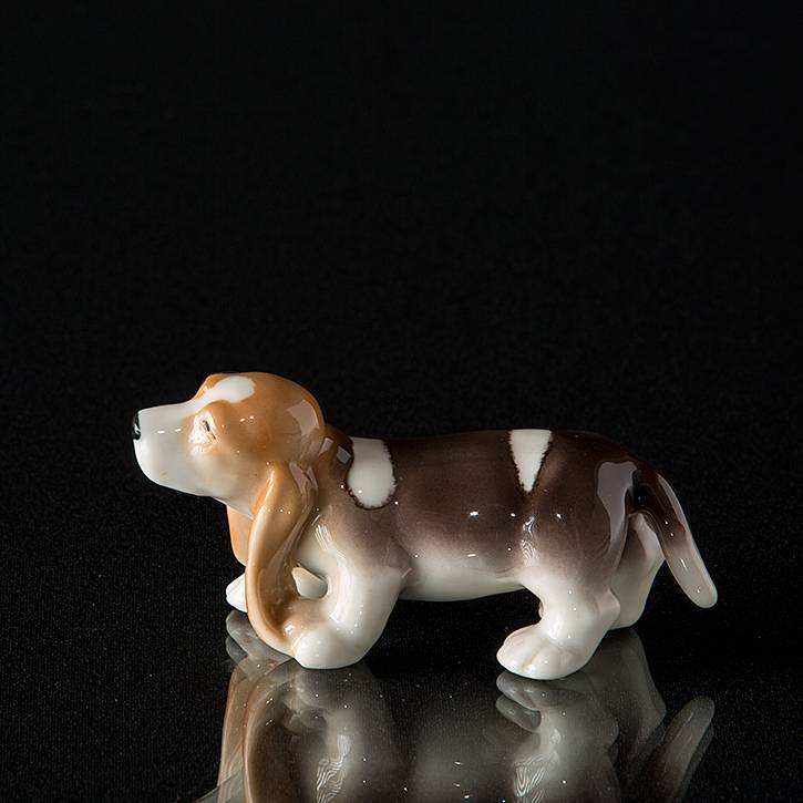 Basset hound, Royal Copenhagen hunde figur nr. 750