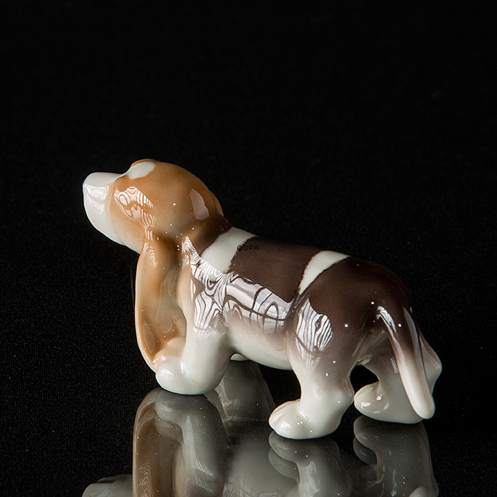 Basset hound, Royal Copenhagen hunde figur nr. 750