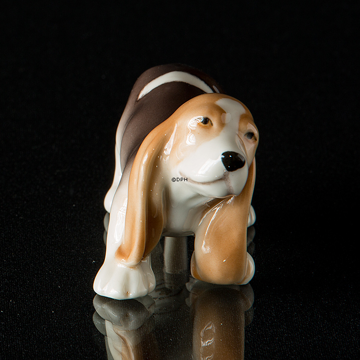 Basset hound, Royal Copenhagen hunde figur nr. 750