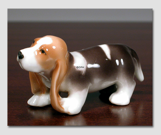 Basset hound, Royal Copenhagen hunde figur nr. 750