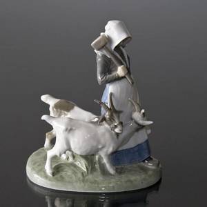 Pige med geder, Royal Copenhagen figur nr. 694 | Nr. 1021069 | Alt. R694 | DPH Trading