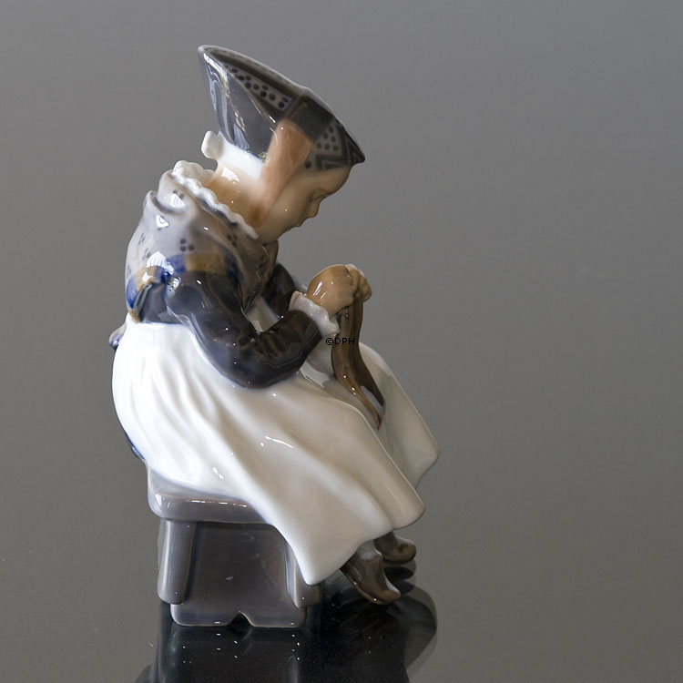 Amagerpige, Royal Copenhagen figur nr. 1314 eller 097