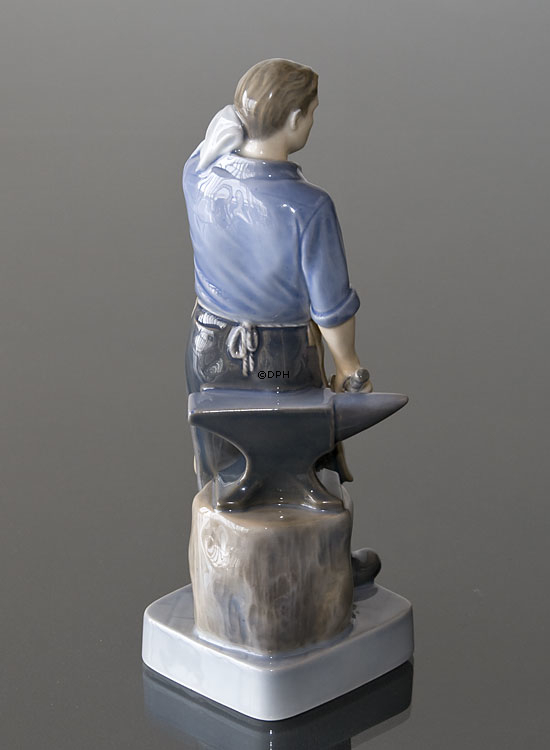 Smed, Royal Copenhagen håndværkerfigur nr. 4502 eller 151