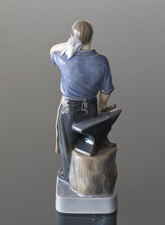 Smed, Royal Copenhagen håndværkerfigur nr. 4502 eller 151