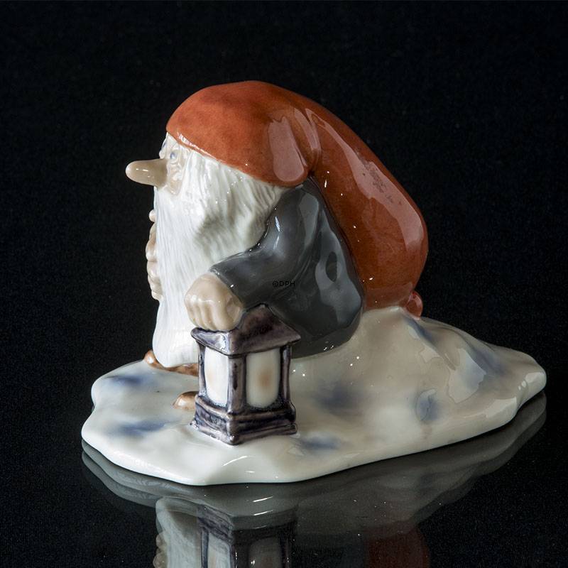 Nisse med lygte, Wiberg, Royal Copenhagen julefigur nr. 369