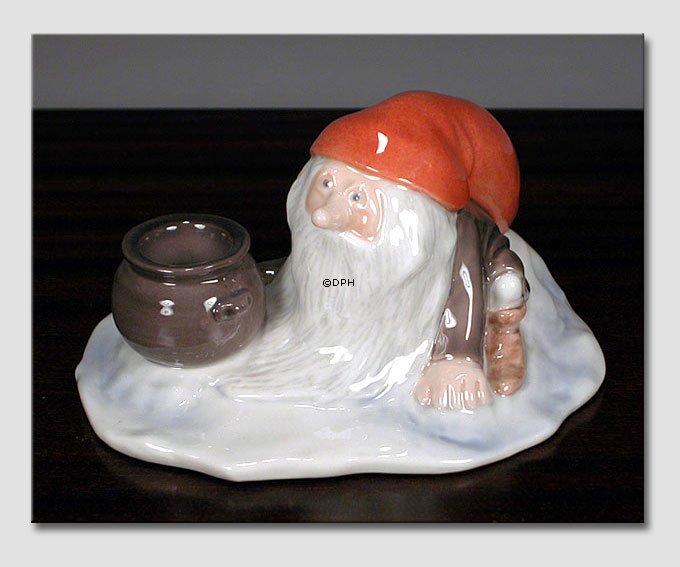 Nisse med Lysestage, Wiberg, Royal Copenhagen julefigur nr. 374