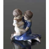 Kinder spielen umarmen, Bing & Gröndahl Figur Nr. 1568 oder 403