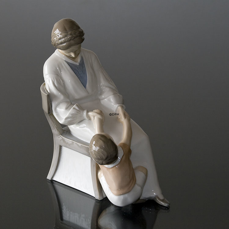 Dickies Mama, Mor og søn, (mor med barn) Bing & Grøndahl figur nr. 1642 eller 413