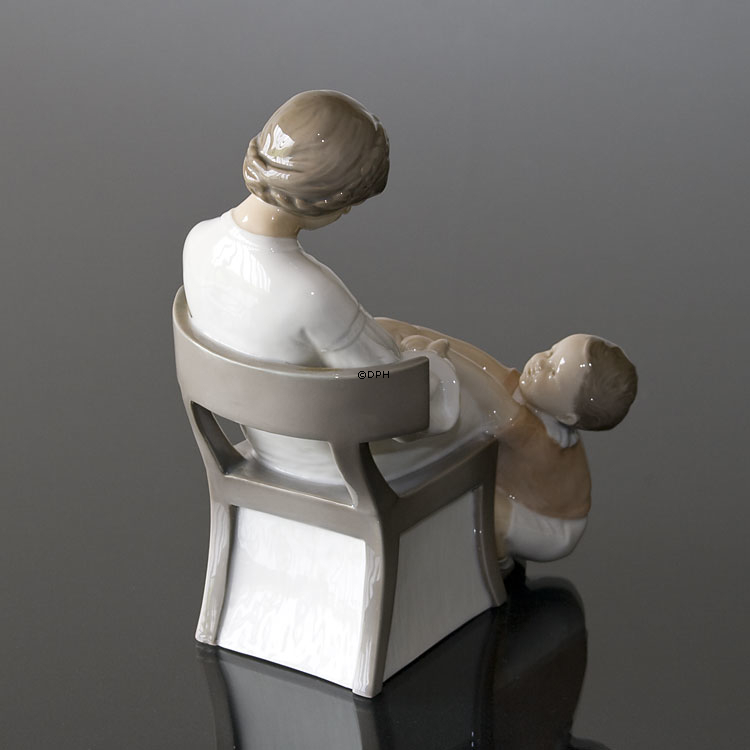 Dickies Mama, Mor og søn, (mor med barn) Bing & Grøndahl figur nr. 1642 eller 413