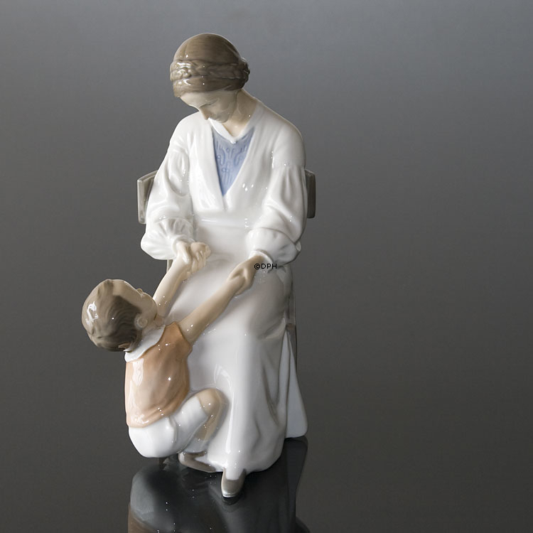 Dickies Mama, Mor og søn, (mor med barn) Bing & Grøndahl figur nr. 1642 eller 413