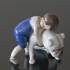 Ubetinget Kærlighed Dreng med Bulldog, Bing & Grøndahl figur nr. 1790 | Nr. 1021427 | Alt. B1790 | DPH Trading
