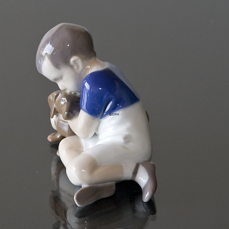 Dreng med Hund, Bing & Grøndahl figur nr. 1951 eller 440