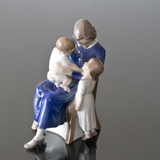 Frohe Trio Mutter mit zwei Kindern, Bing & Gröndahl Figur Nr. 2262 oder 468