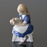 Ida's Flowers, Girl sitting with Flowers, Bing & grondahl figurine no. 2298 or 473
