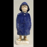 Junge mit Regenmantel, Bing & Gröndahl Figur Nr. 2532 oder 532