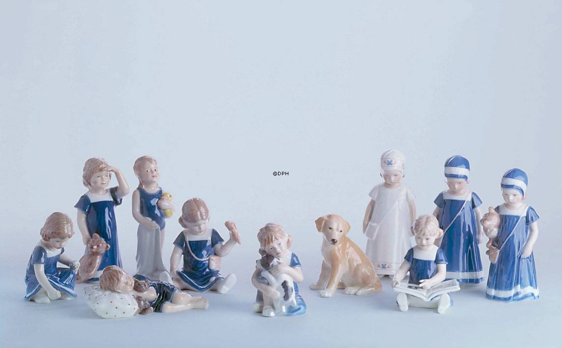 Else med bamse, Stående pige, Royal Copenhagen figur nr. 671