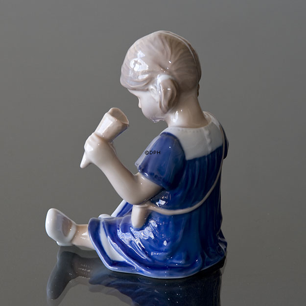 Else spiser is, Royal Copenhagen figur nr. 673
